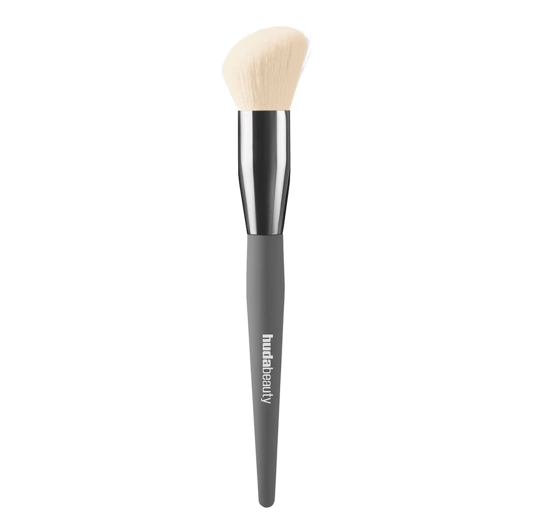 HUDA BEAUTY - Diffusing Cheek Brush