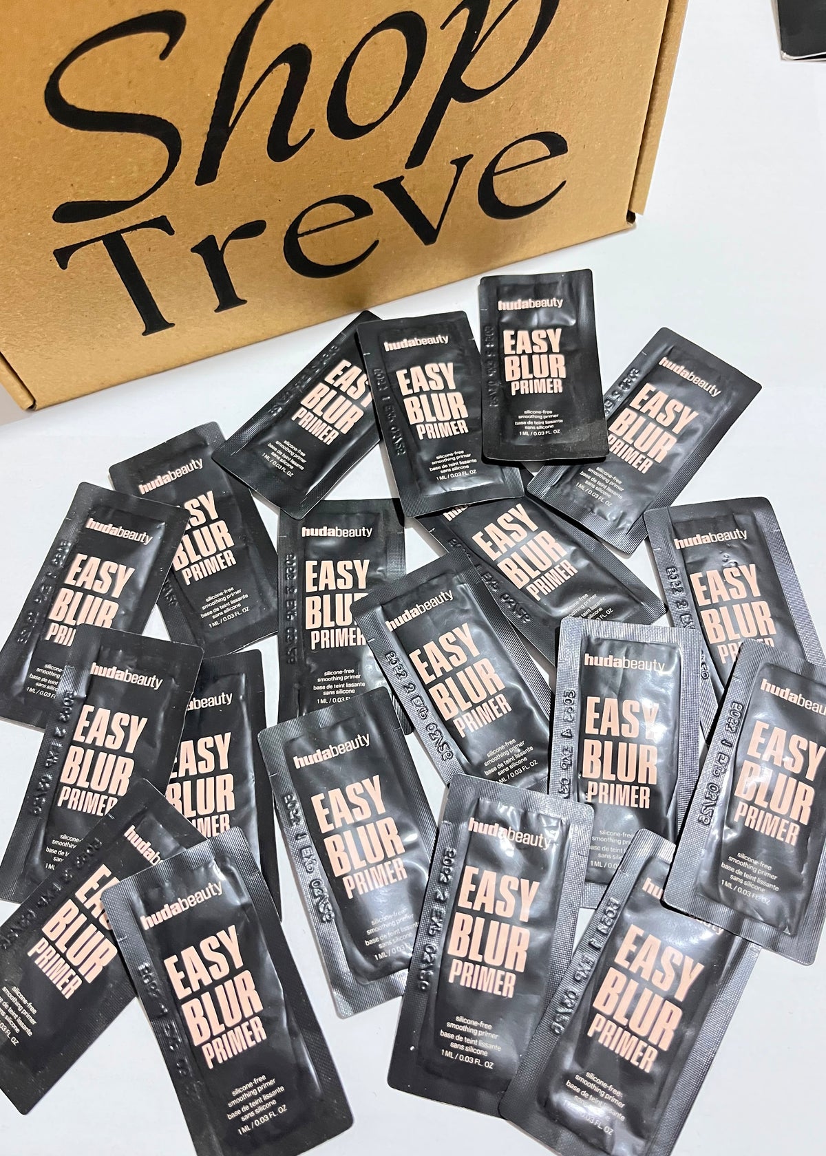 Huda Beauty - Easy Blur Primer Sample